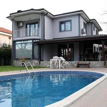 Otel Bahce'de *